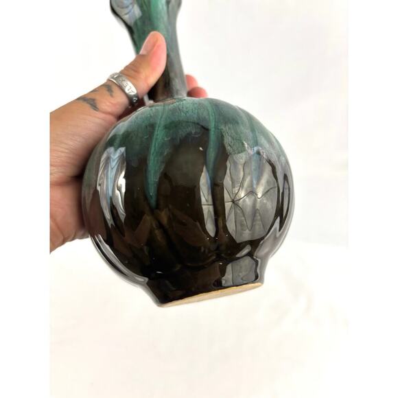 Vintage Blue Mountain Glazed Pottery Bud Table Vase 8" Green Blue - Picture 8 of 15